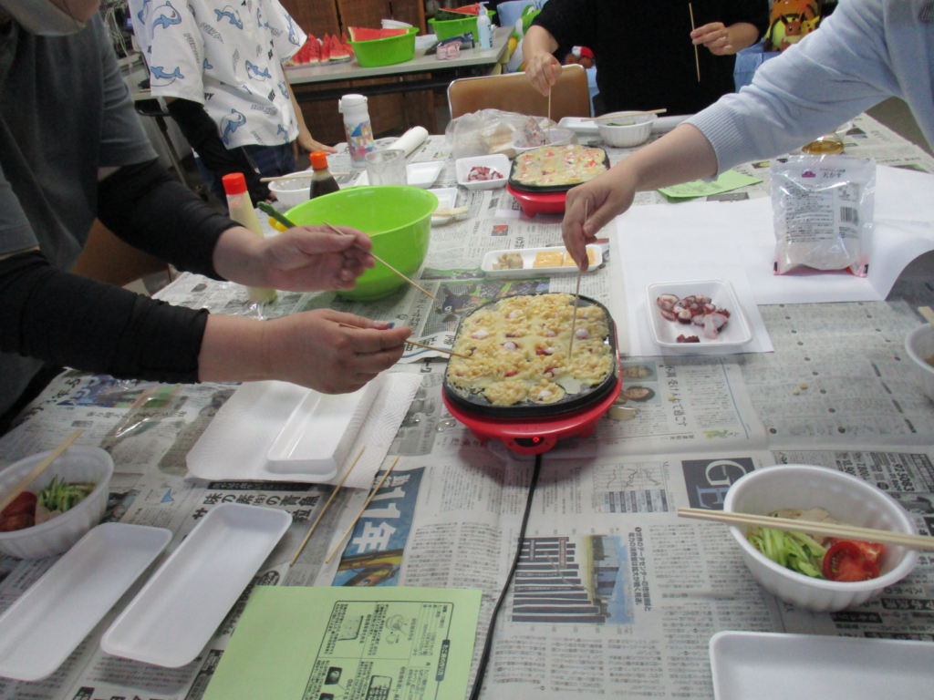 イメージ画像: 保健室の軽食が、SOSの入り口に　～困難を抱える高校生と支援者をつなげるプロジェクト～